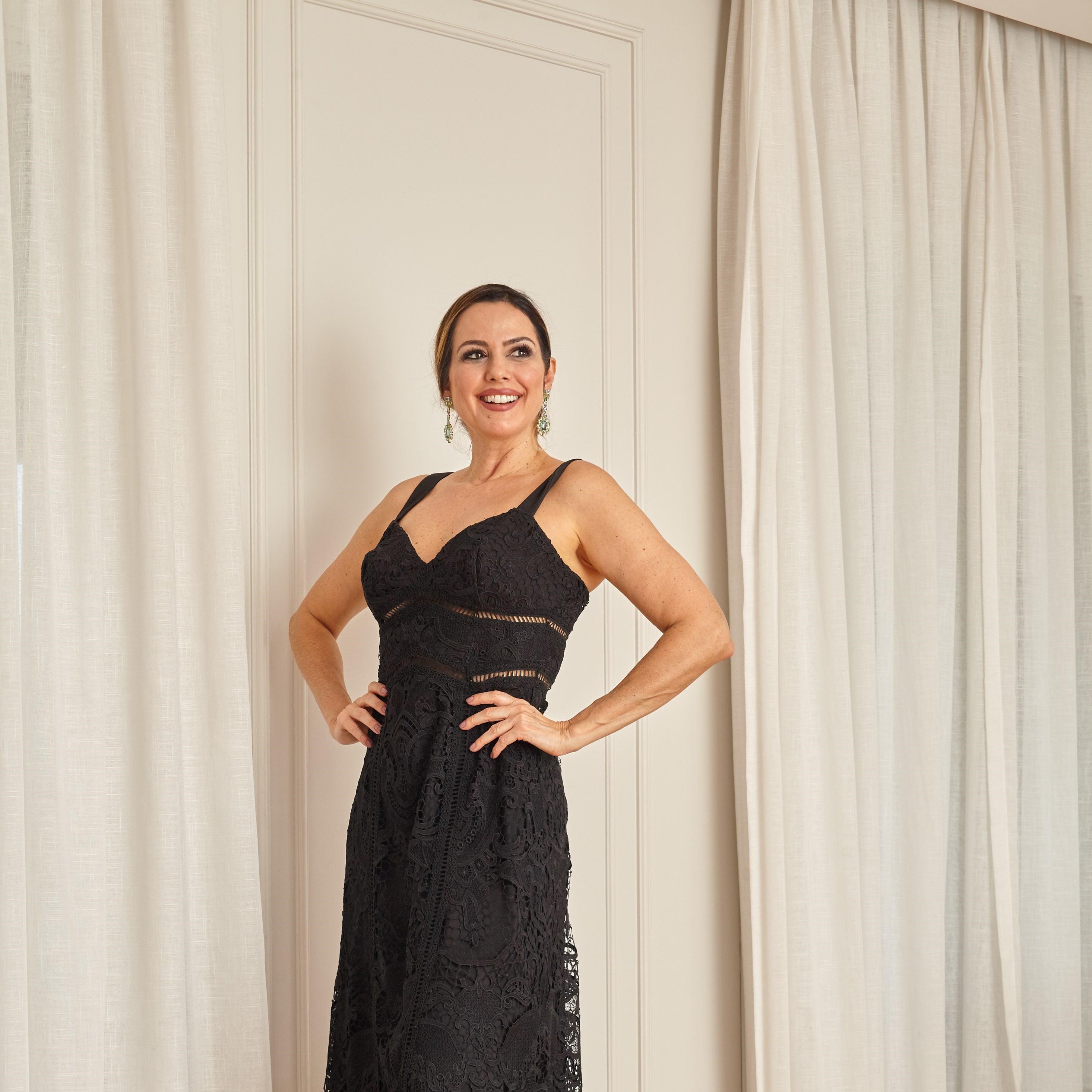 Vestido Midi guipir Preto